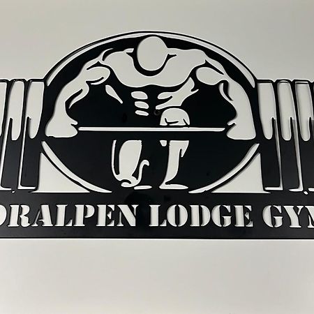 Voralpen Lodge - Ferienhaus Mit Gym, Sauna & Hot Tub Traisen エクステリア 写真