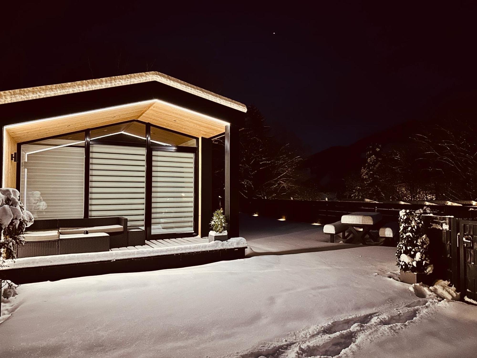 Voralpen Lodge - Ferienhaus Mit Gym, Sauna & Hot Tub Traisen エクステリア 写真